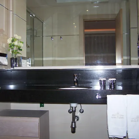 Washington Parquesol & アパートホテル バリャドリド